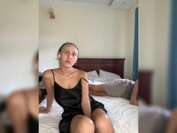 Durnaya_kis webcam model stream image