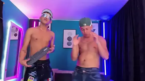 Oficial_KingOfHeavens webcam model stream image