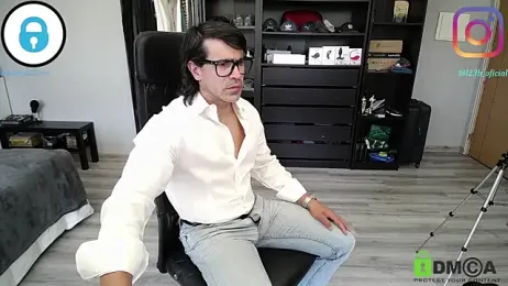 latinoo23bom webcam model stream image