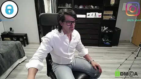 latinoo23bom webcam model stream image