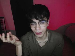 Thom Torr webcam model stream image
