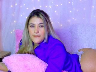 Kylie Janee webcam model stream image