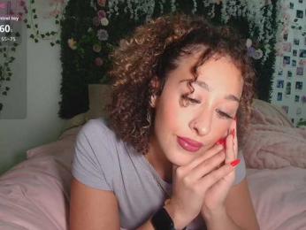 LyraCovee webcam model stream image