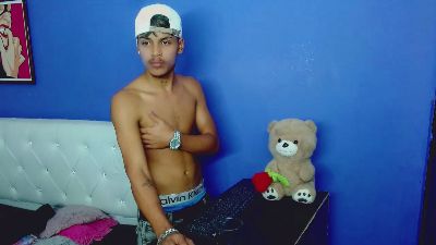 angel_foxc_ webcam model stream image