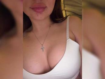 Lizzzi webcam bongacams model stream image