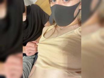 violenta- webcam model stream image