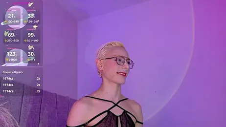 liiamluna_ webcam model stream image