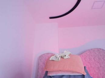 naomi-k webcam model stream image