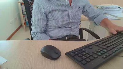 Oszlar webcam model stream image