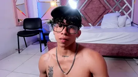 AkazaBoy_ webcam model stream image