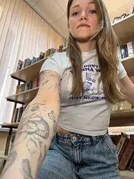 StreetSquirt webcam model stream image