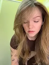 StreetSquirt webcam model stream image