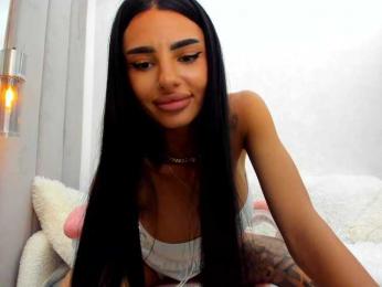 BritneyCharm webcam bongacams model stream image