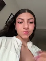 arieel__722 webcam stripchat model stream image