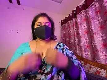 LouleyRanii webcam stripchat model stream image