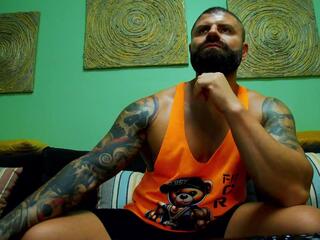 Xtream Leonard webcam model stream image