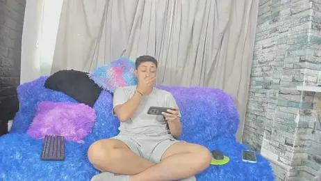 NoahAndBunny webcam model stream image