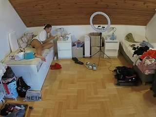 voyeurcam-julmodels-greybed-3 webcam model stream image