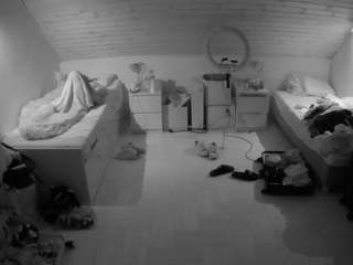 voyeurcam-julmodels-greybed-3 webcam model stream image