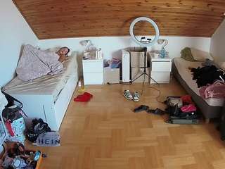 voyeurcam-julmodels-greybed-3 webcam camsoda model stream image