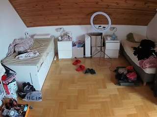 voyeurcam-julmodels-greybed-3 webcam model stream image