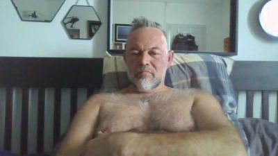 bear70s webcam model stream image