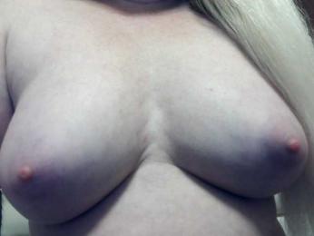 Lilia103 webcam model stream image