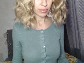 NoraSweet webcam model stream image