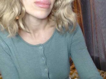 NoraSweet webcam model stream image