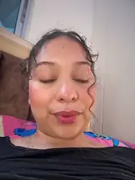 Shara_dreams webcam model stream image