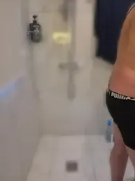CloudyMuscleBeefy webcam stripchat model stream image