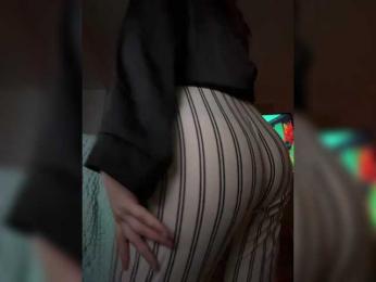 LollaDolly webcam model stream image