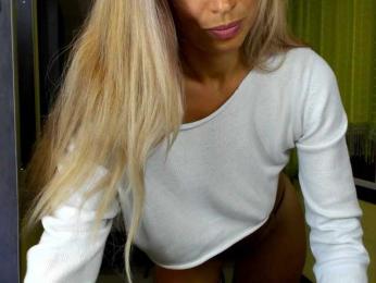 R_O_C_S_I webcam model stream image