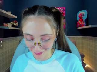 lexi-split webcam model stream image