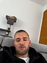 Benjamiinlt webcam model stream image