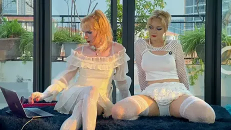 LolaSpaisTS webcam stripchat model stream image