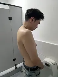 qqq-002 webcam model stream image