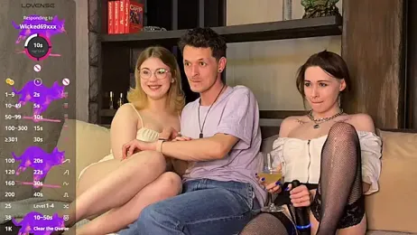 Three_Some_Dream webcam stripchat model stream image