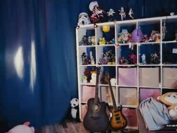 madnessalise webcam model stream image