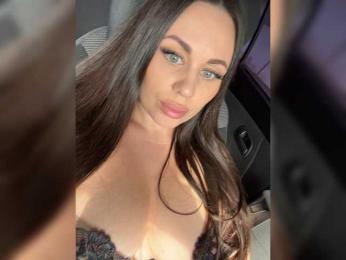 -Hennessy- webcam model stream image