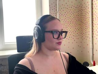 Elly Theall webcam model stream image