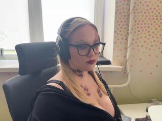 Elly Theall webcam model stream image