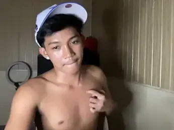 YourcumBoy77 webcam model stream image