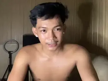YourcumBoy77 webcam model stream image