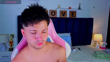 Issac_james_ webcam model stream image