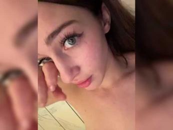 VictoriaBix webcam model stream image