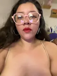 Vivi_Kvsh webcam model stream image