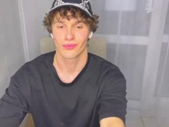 estremecerse webcam chaturbate model stream image