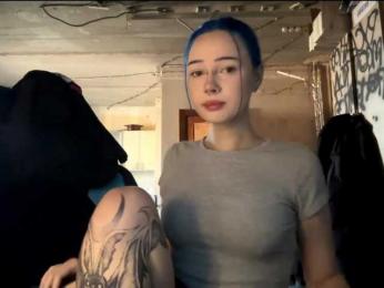 AnnieTouch webcam model stream image