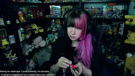 CutieTracer webcam model stream image
